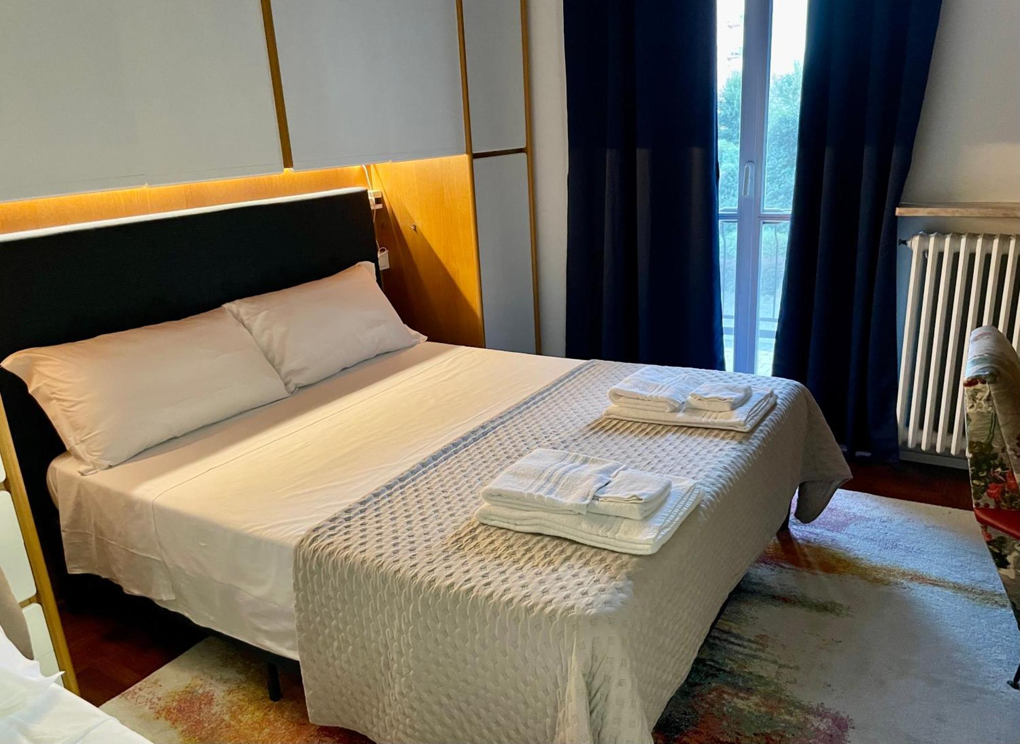 פאביה 149 Borgo Ticino Suite Attico Di Lusso Con Terrazzo E Parking Privato מראה חיצוני תמונה